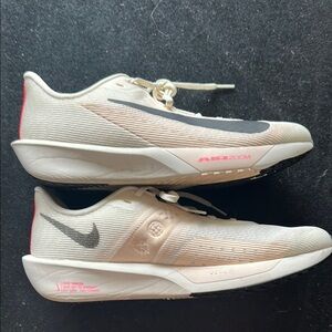 Nike Cream and Black Athletic Shoes with Cushioned Sole